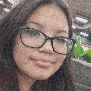 Meet your Posher, Holly